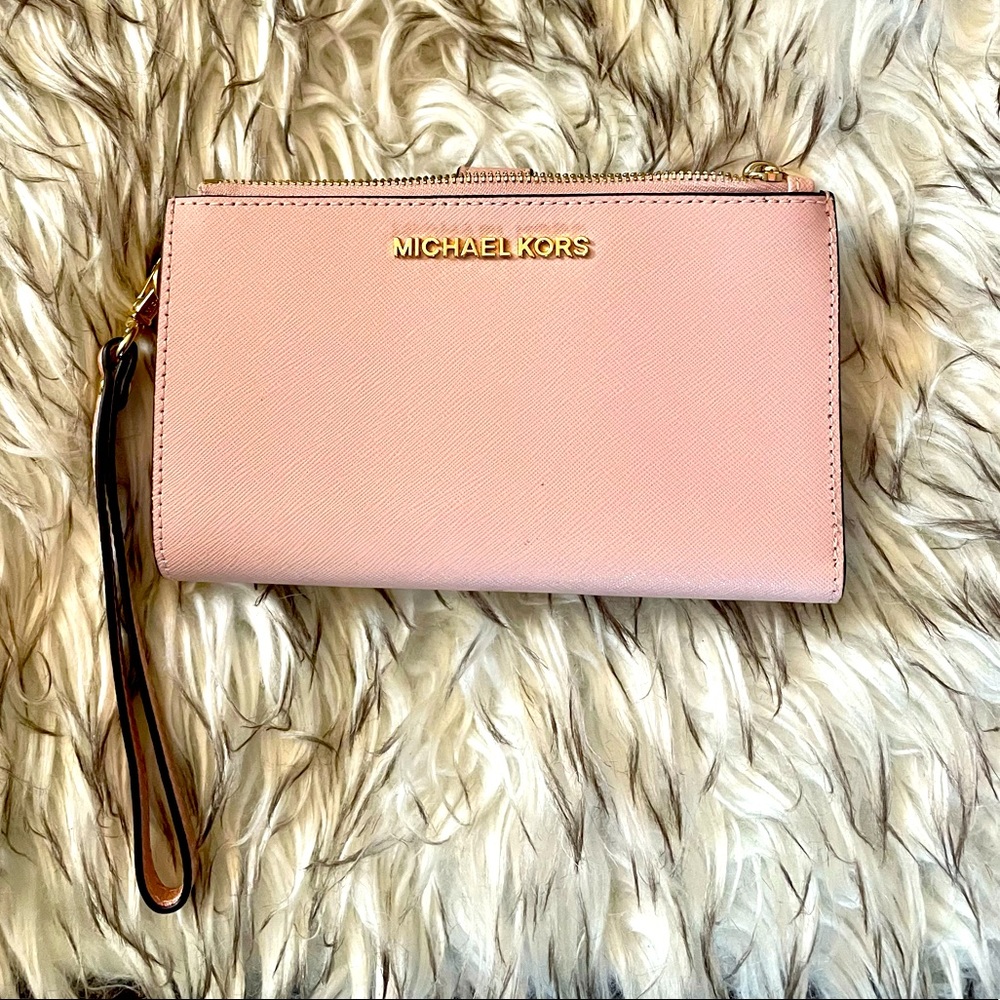 Michael Kors LG Jet Set Travel Double Zip Leather Wristlet